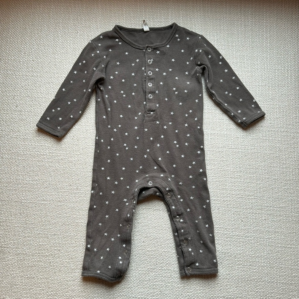 Quincy Mae long sleeve sleeper, size 12-18 months